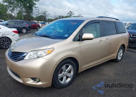 2011 Toyota Sienna Le V6 из США, поврежденный, VIN 5TDKK3DCXBS041874